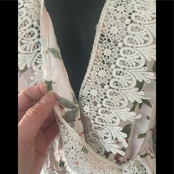 💥 sexy crochet trim romper - Picture 3 of 8